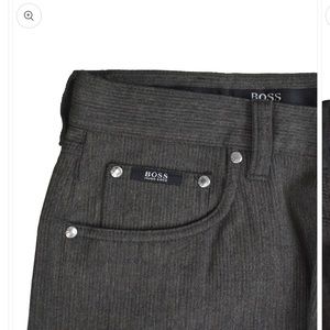 Hugo Boss bottoms in grey/black color. See photos size 30-34